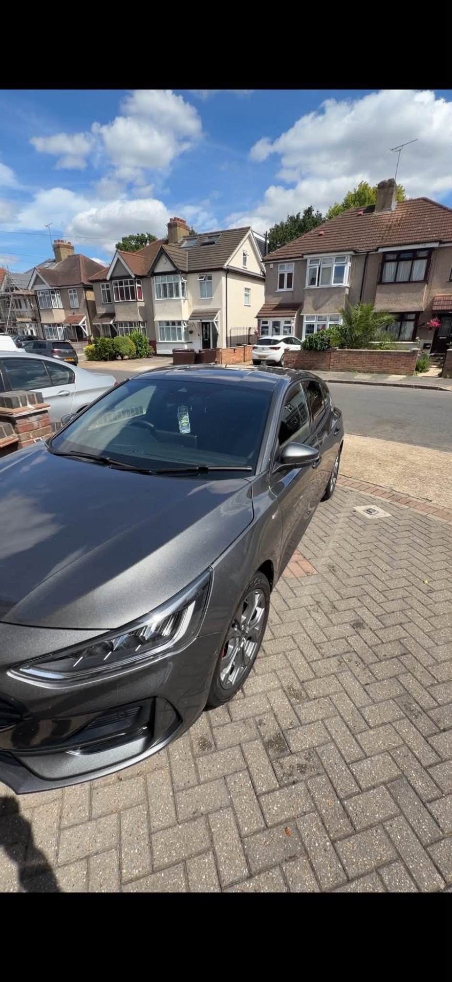 Ford Focus glossy paint finish